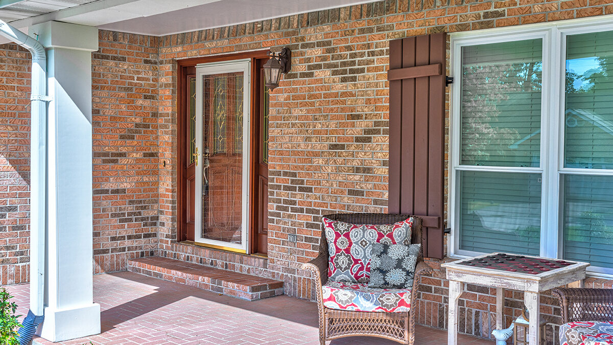 a home that is experiencing the benefits of a storm door