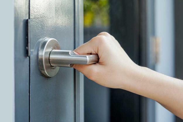 Advantages-of-Steel-Entry-Doors an example of a steel entry door