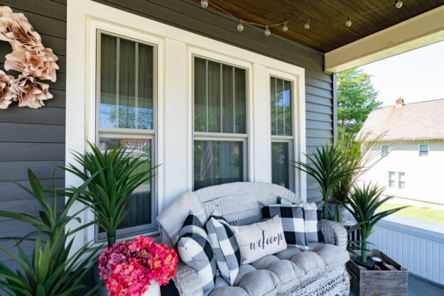 How to Get Rust Off a Glass Window – MasterSeal rust free window exterior